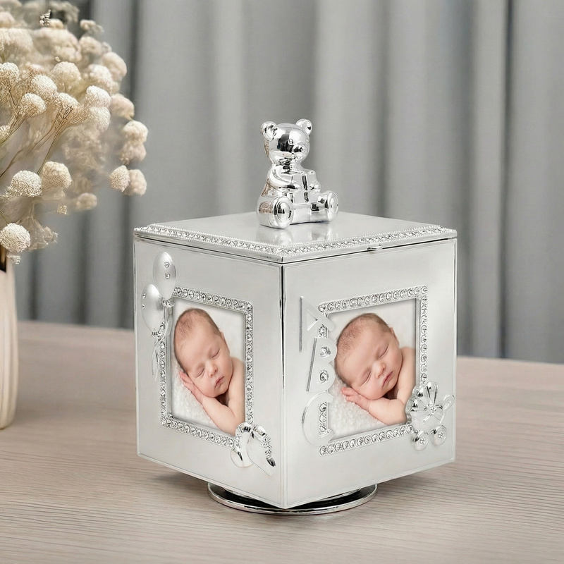 Karuzela miś z pozytywką, szkatułką i miejscem na 4 zdjęcia