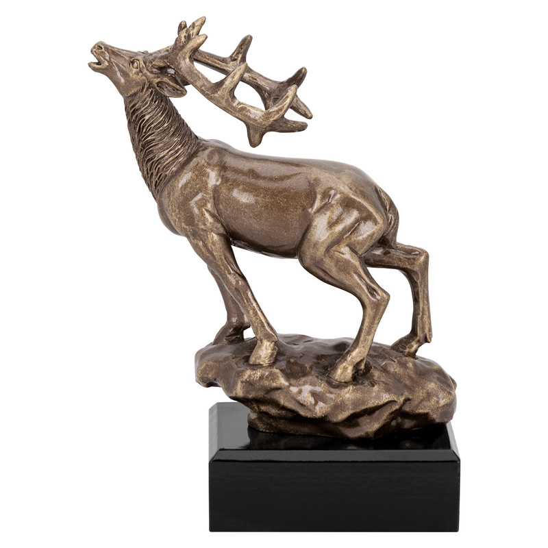 Statuetka z jeleniem.
