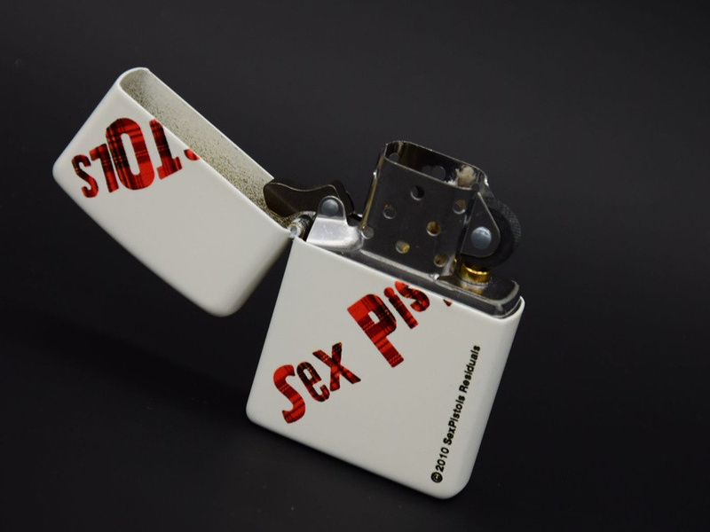 Zapalniczka ZIPPO Sex Pistols biała matowa z28025