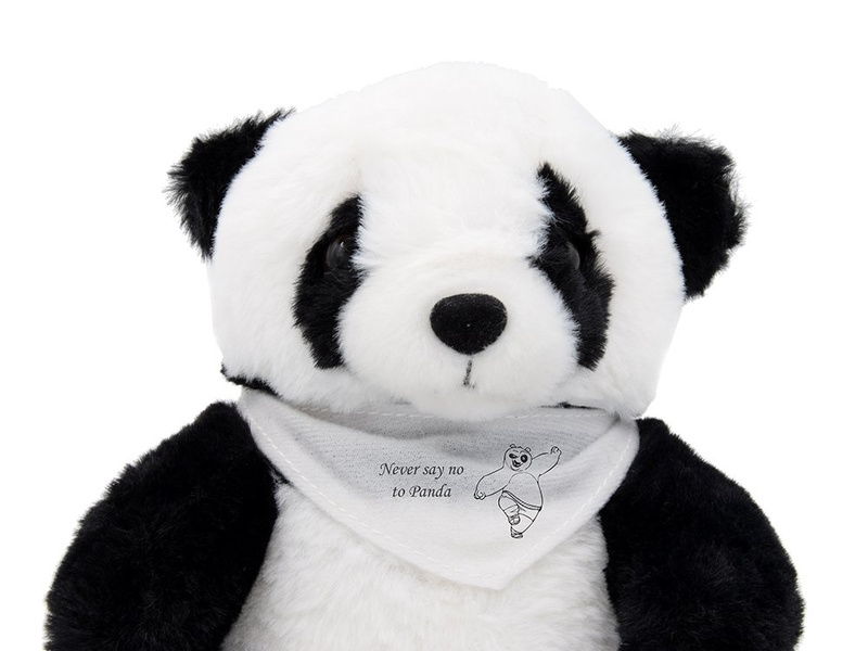 Panda z białą chustką