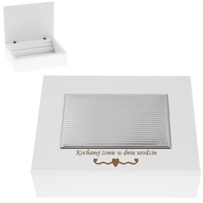 Biała drewniana szkatułka posrebrzana paski